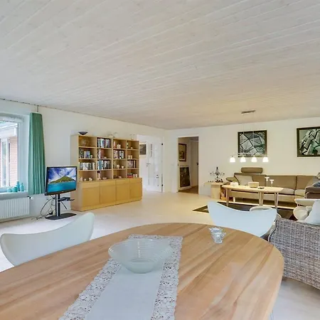 Two-bedroom Holiday In *